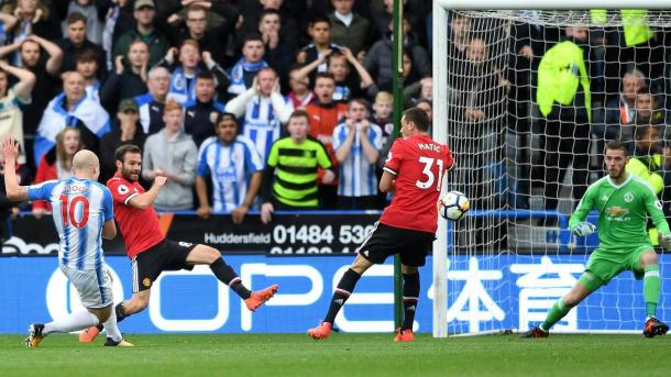 En el encuentro jugado en Premier en el John Smith's, Huddersfield sorprendió y se impuso por 2-1 | Foto: PL.
