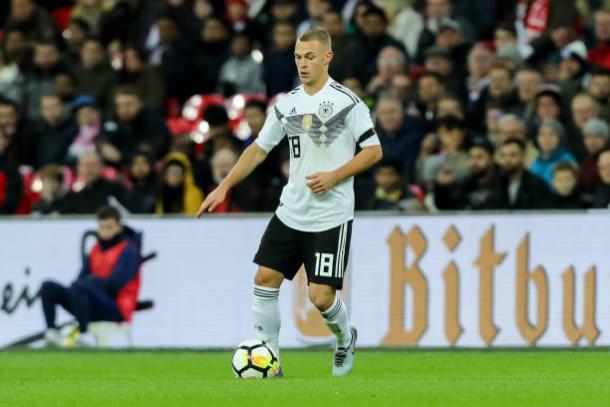 Kimmich atuando pela seleção alemã na partida entre Inglaterra x Alemana (Foto: Divulgação - Getty Images)