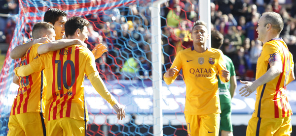 Barcelona celebrating own goal. Photo: Mundo Deportivo