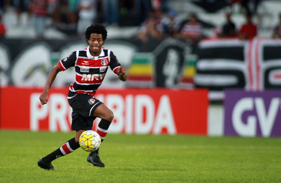 Um dos poucos destaques em 2016, Keno foi para o Palmeiras (Foto: Antônio Melcop / Santa Cruz)
