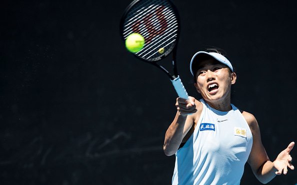 Zhang stops the Russian from serving it out | Photo: Xin Lin/Getty Images