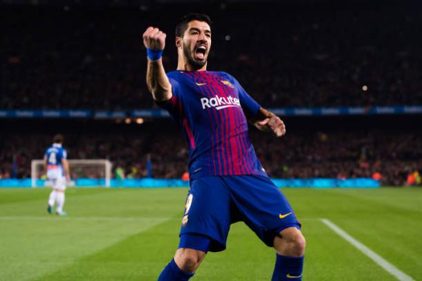 Suárez marcou o primeiro gol do Barcelona na partida (Foto: Alex Caparros/Getty Images)