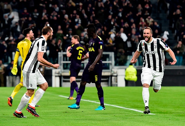 Higuaín foi o protagonista da Juventus na primeira etapa (Foto: Miguel Medina/AFP)