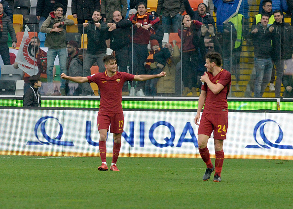 Ünder (à esq.) comemora seu quarto gol em três jogos disputados em fevereiro (Foto: Dino Panato/Getty Images)