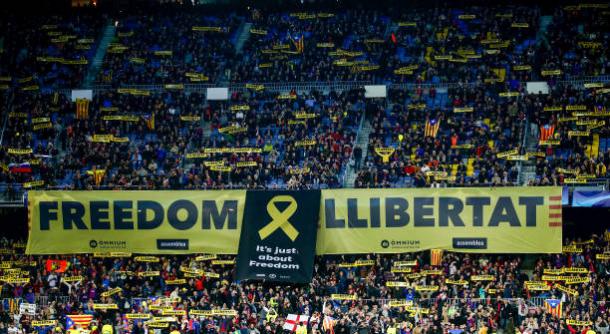 Manifestação da torcida do Barcelona | Foto: Soccrates Images/Getty Images