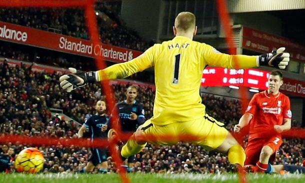 Momento justo del gol de Milner | Foto: The Guardian
