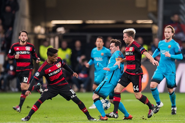 Leverkusen precisando vencer o mistão do Barcelona para conseguir a vaga para próxima fase, mas ficou só no empate que o eliminou Foto: Divulgação/Uefa