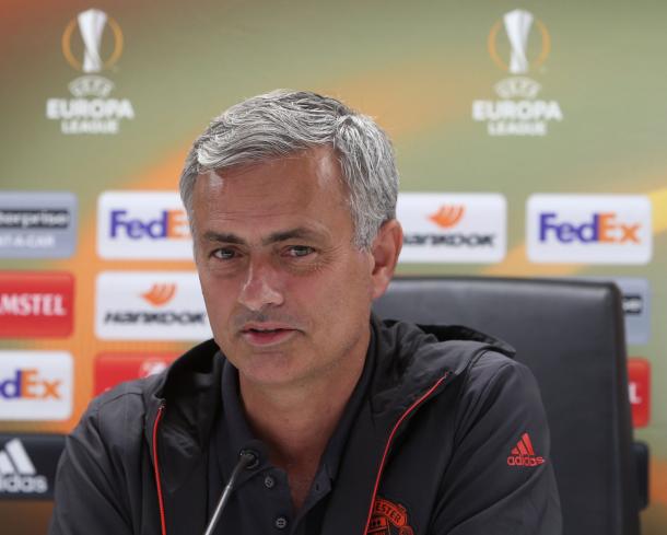 Mourinho en rueda de prensa. Foto:UEFA.