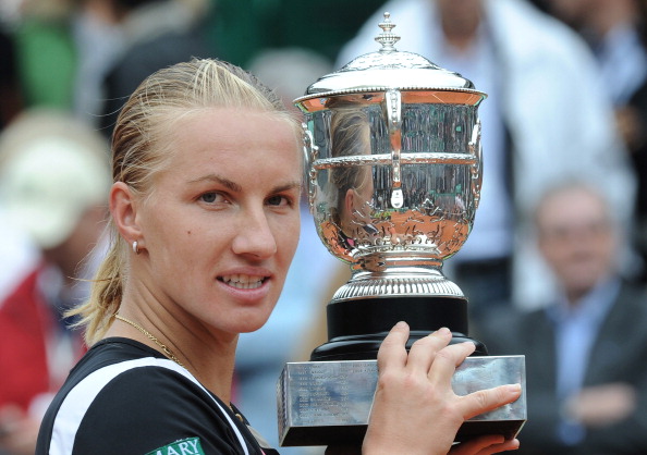 Kuznetsova with the title in 2009 (Getty/AFP/Lionel Bonaventure)