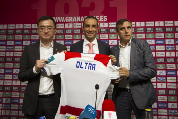 John Jiang, José Luis Oltra y Manolo Salvador | Foto: Antonio L. Juárez