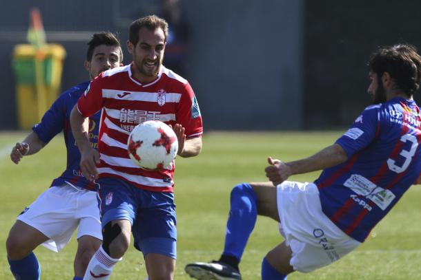 Pablo González en un lance del partido | Foto: Antonio L. Juárez