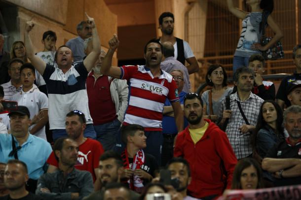 Granadinistas despidieron así al Granada en el último partido de la temporada | Foto: AL Juárez