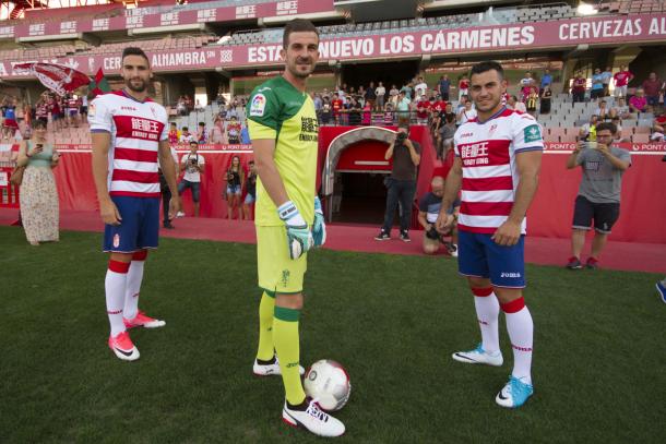 Puertas, Varas y Joselu en su presentación con el Granada CF | Foto: Antonio L. Juárez