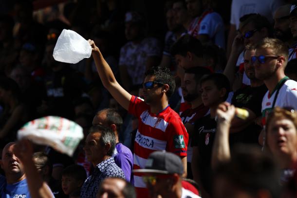 Algunos aficionados del Granada CF se han quejado | Foto: AL Juárez