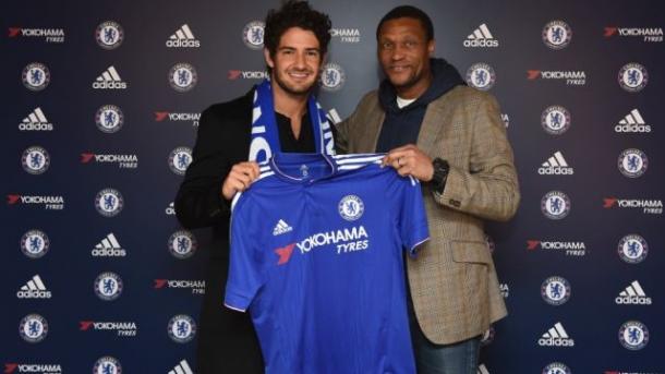 Pato poses with his new shirt. | Image credit: Chelsea FC.