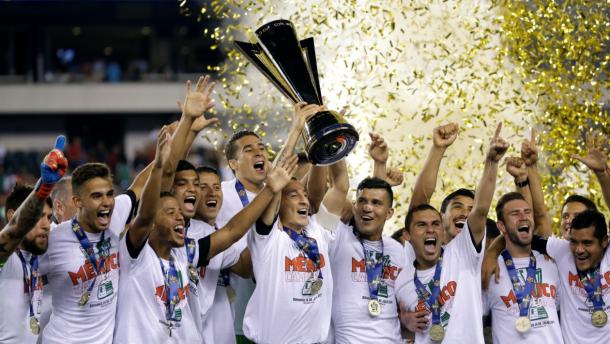 Após início ruim e com muita polêmica, México sagrou-se campeão da Copa Ouro em 2015 | Foto: Getty Images