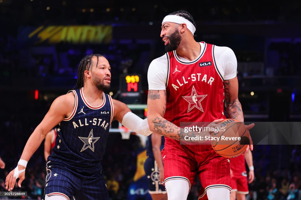  <strong><a  data-cke-saved-href='https://www.vavel.com/en-us/nba/2024/01/16/1168842-preview-dallas-mavericks-vs-los-angeles-lakers-duel-to-get-closer-to-the-play-in.html' href='https://www.vavel.com/en-us/nba/2024/01/16/1168842-preview-dallas-mavericks-vs-los-angeles-lakers-duel-to-get-closer-to-the-play-in.html'>Anthony Davis</a></strong> #3 of the Los <strong><a  data-cke-saved-href='https://www.vavel.com/en-us/nba/2024/02/10/1171978-grading-the-charlotte-hornets-trade-deadline.html' href='https://www.vavel.com/en-us/nba/2024/02/10/1171978-grading-the-charlotte-hornets-trade-deadline.html'>Angeles Lakers</a></strong> and Western Conference All-Stars handles the ball against Jalen Brunson #11 of the New York Knicks and Eastern Conference All-Stars in the fourth quarter during the 2024 NBA All-Star Game at Gainbridge Fieldhouse on February 18, 2024 in Indianapolis, Indiana. NOTE TO USER: User expressly acknowledges and agrees that, by downloading and or using this photograph, User is consenting to the terms and conditions of the Getty Images License Agreement. (Photo by Stacy Revere/Getty Images)
