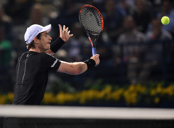 Murray closes down the net (Photo by Tom Dulat/Getty Images)