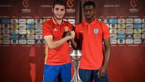 Abel Ruiz (Capitán de España) & Marc Guehi (Capitán de Inglaterra) | Foto: www.uefa.com