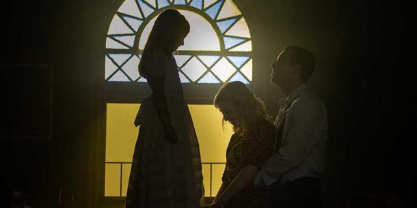 Escena de la película Adiós donde aparecen Juan, Triana y su hija