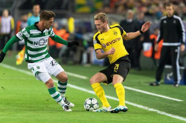 Adrien Silva vs. Borussia D. | Fuente: EPA/GUIDO KIRCHNER