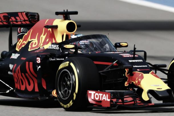 Ricciardo testa o Aeroscreen na Rússia (Foto: Divulgação)