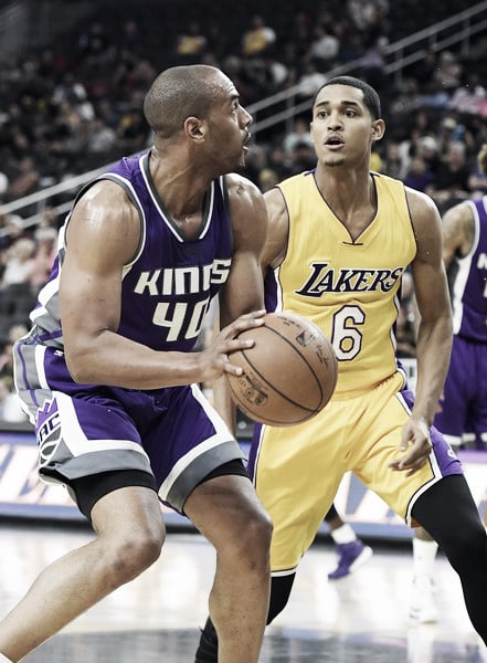 Sacramento Kings guard Arron Afflalo (#40)  guarded by Los Angeles Lakers guard Jordan Clarkson (#6), Oct. 12, 2016 - Source: Ethan Miller/Getty Images North America