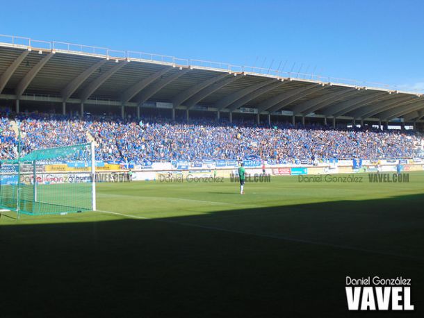 La afición del Real Oviedo en el Reino de León, en la temporada 2014/2015. | Imagen: Daniel González (VAVEL)