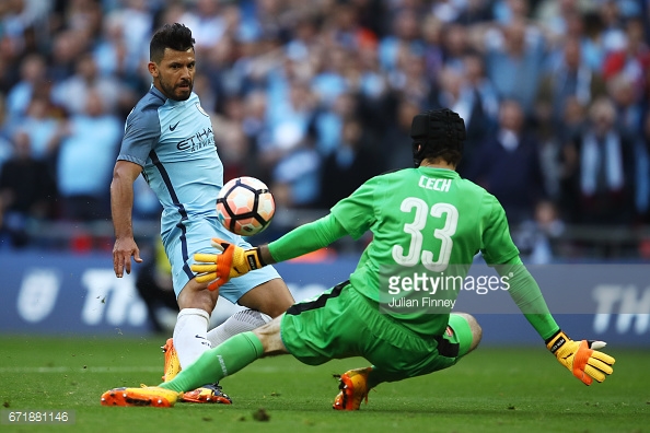 Aguero chips it over Cech in the 62nd minute | Photo: Julian Finney/Getty Images