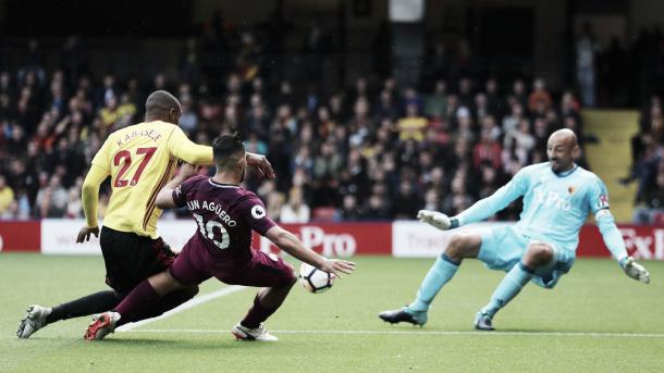 Agüero marca el tercer gol en su cuenta personal. Foto sitio oficial de la Premier League