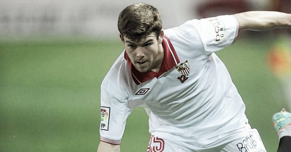 A fresh faced Alberto Moreno playing for Sevilla (image: 101greatgoals.com)