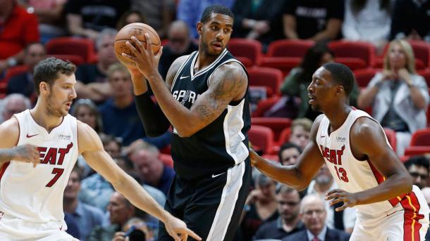 Aldridge en un partido ante los Miami Heat (Foto: NBA.com)