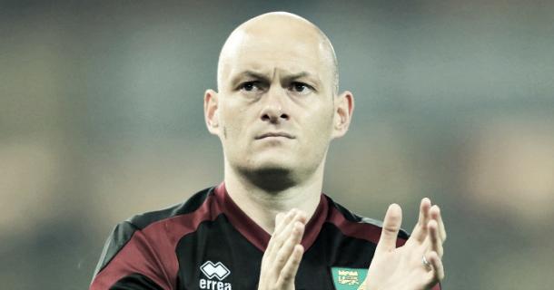 Alex Neil failed to keep Norwich City in the Premier League. | Photo: Getty Images