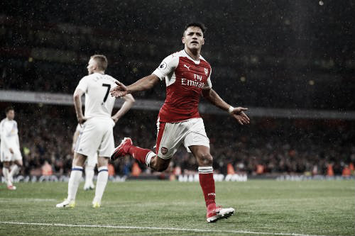 Alexis Sánchez se desquitó de haber fallado varias ocasiones con dos goles para que su equipo siga soñando | Foto: Premier League