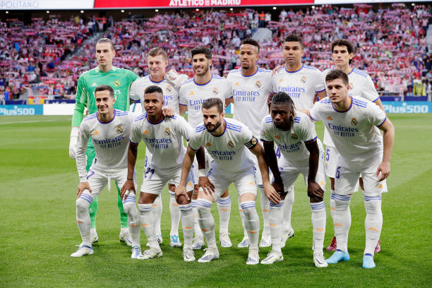 Alineación <strong><a  data-cke-saved-href='https://vavel.com/es/futbol/2022/05/08/real-madrid/1111012-unfuturo-en-buenas-manos.html' href='https://vavel.com/es/futbol/2022/05/08/real-madrid/1111012-unfuturo-en-buenas-manos.html'>Real Madrid</a></strong> I Imagen: Getty Images