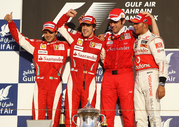 Fernando Alonso, celebrando su primer triunfo con Ferrari en su debut. Fuente: Zimbio