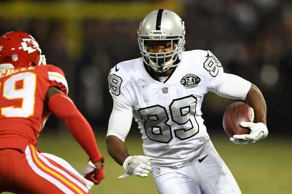 Amari Cooper #89 of the Oakland Raiders runs after a catch against the Kansas City Chiefs. |Source: Thearon W. Henderson/Getty Images North America|