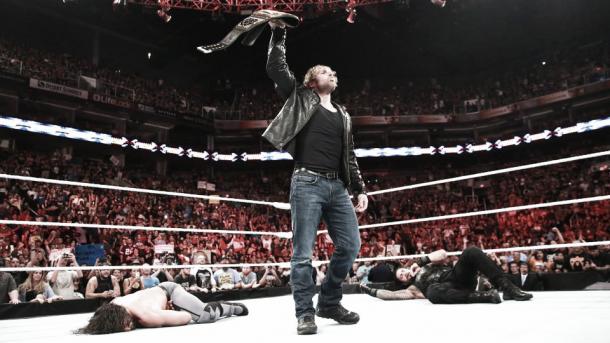 Ambrose con el título Foto: WWE.com