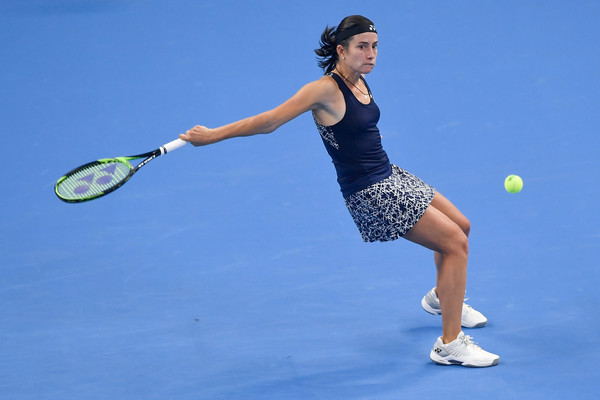 Anastasija Sevastova hits a backhand slice, one of the shots that continuously wreaked havoc for Sharapova, during her first-round match against the Russian at the 2017 China Open. | Photo: Etienne Oliveau/Getty Images
