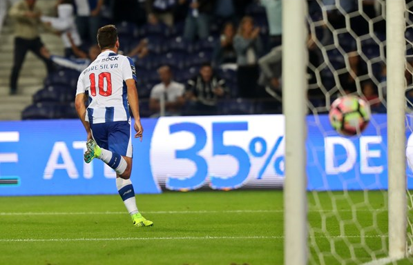 André Silva celebrando su gol frente al GD Estoril Praia | Foto: FC Porto
