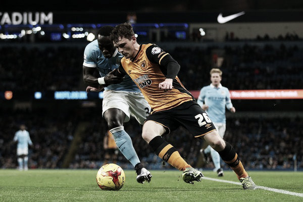 Andrew Robertson marcó el gol de la honra ante el Manchester City en los cuartos de final de la Carling Cup de la temporada pasada | Foto: Premier League