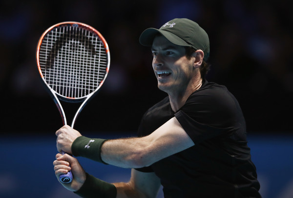 Murray hits a backhand (Photo by Julian Finney/Getty Images)