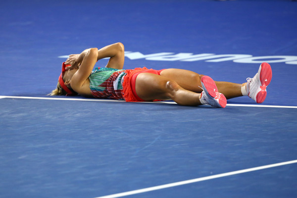 Angelique Kerber celebrates after defeating Serena Williams in the final of the 2016 Australian Open. | Photo: Quinn Rooney/Getty Images