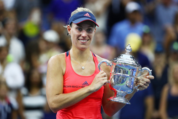 Angelique Kerber poses with the winner’s trophy after defeating Karolina Pliskova in the women’s singles final of the 2016 U.S. Open. | Photo: Al Bello/Getty Images North America