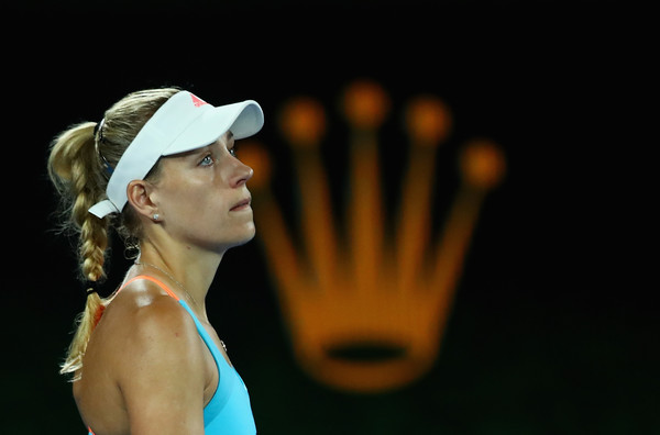 Angelique Kerber looks dejected at the Australian Open | Photo: Clive Brunskill/Getty Images AsiaPac