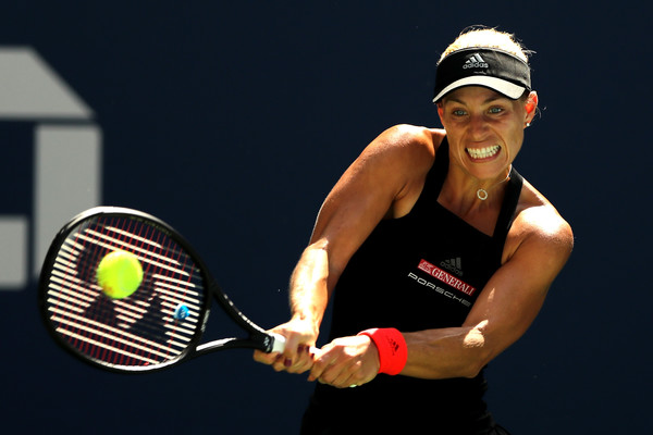 Angelique Kerber in action during the match | Photo: Elsa/Getty Images North America