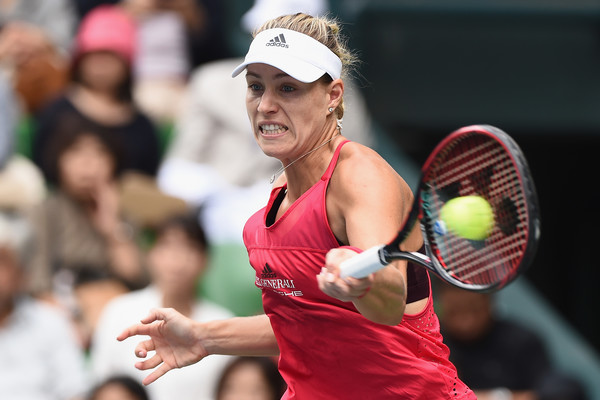 Angelique Kerber hits a forehand | Photo: Matt Roberts/Getty Images AsiaPac