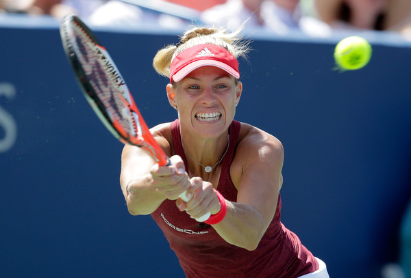 Angelique Kerber hits a backhand against Karolina Pliskova during the final of the 2016 Western & Southern Open. | Photo: Andy Lyons/Getty Images North America