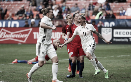 Anja Mittag (#11) celebrates her goal against England (Photo: Getty/Rob Carr)