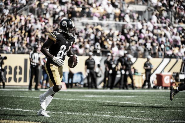 Antonio Brown volvió a lucirse (imagen: Steelers.com)